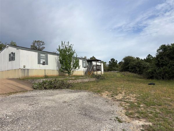 438 Kelley RD, Bastrop, TX 78602
