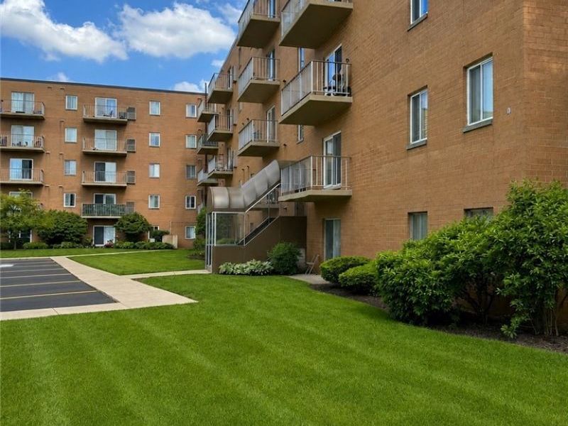 3675 Clague Road, Unit 316, North Olmsted, OH 44070 Photo 4