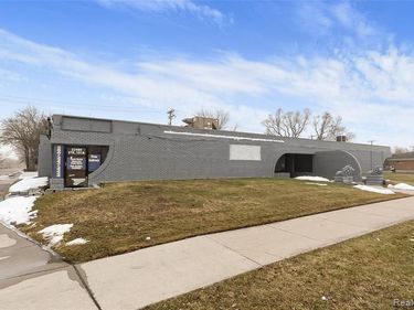 22480 Kelly Road , Eastpointe, MI 48021