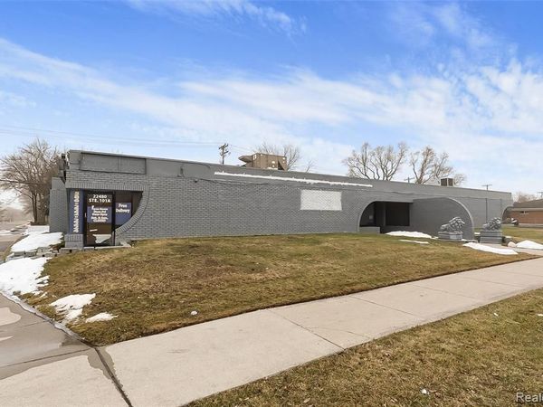 22480 Kelly Road , Eastpointe, MI 48021