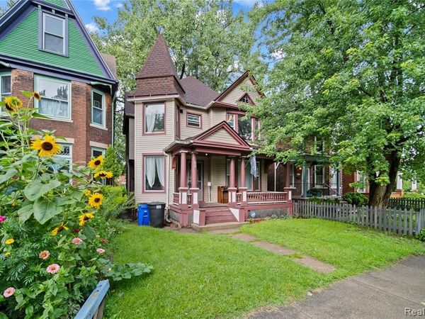 585 W Grand Boulevard, Detroit, MI 48216