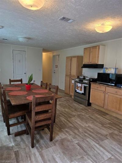 8385 Marx Dr, North Fort Myers, FL 33917 Photo