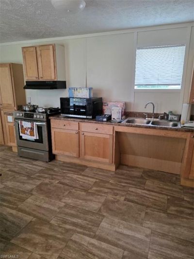 8385 Marx Dr, North Fort Myers, FL 33917 Photo