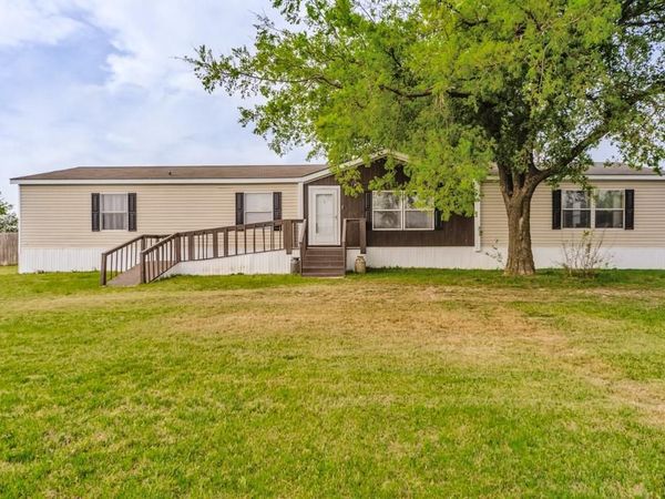 297 Lone Tree Lane, Decatur, TX 76234