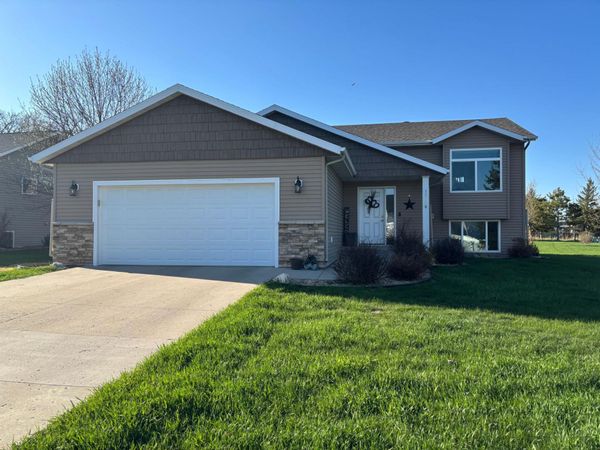 1816 Spruce Grove Trail, Detroit Lakes, MN 56501