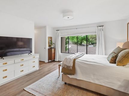 2304 American River Drive, Sacramento, CA 95825 Photo