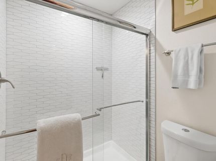 2304 American River Drive, Sacramento, CA 95825 Photo