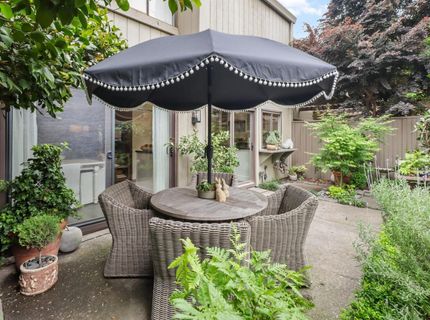 2304 American River Drive, Sacramento, CA 95825 Photo