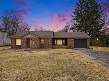 1690 Marylestone Drive, West Bloomfield Twp, MI 48324