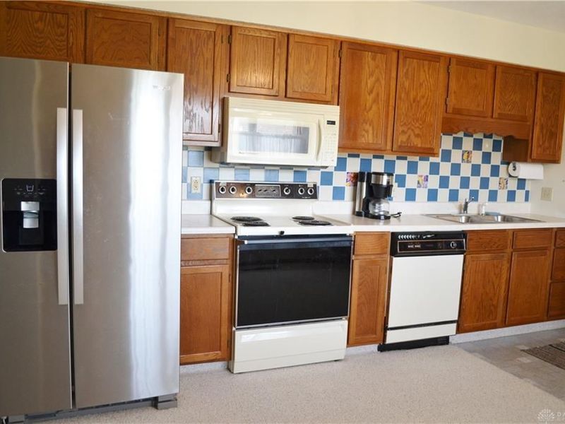 3052 E Brixton Drive, Springfield, OH 45503 Photo 11