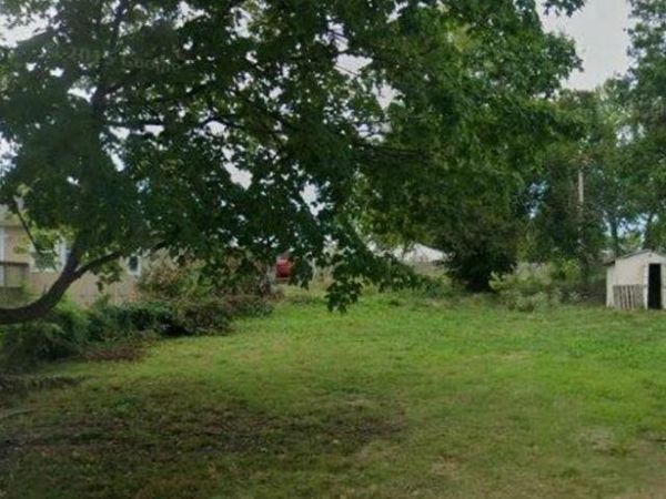 816 S Woodbury Street, Independence, MO 64050