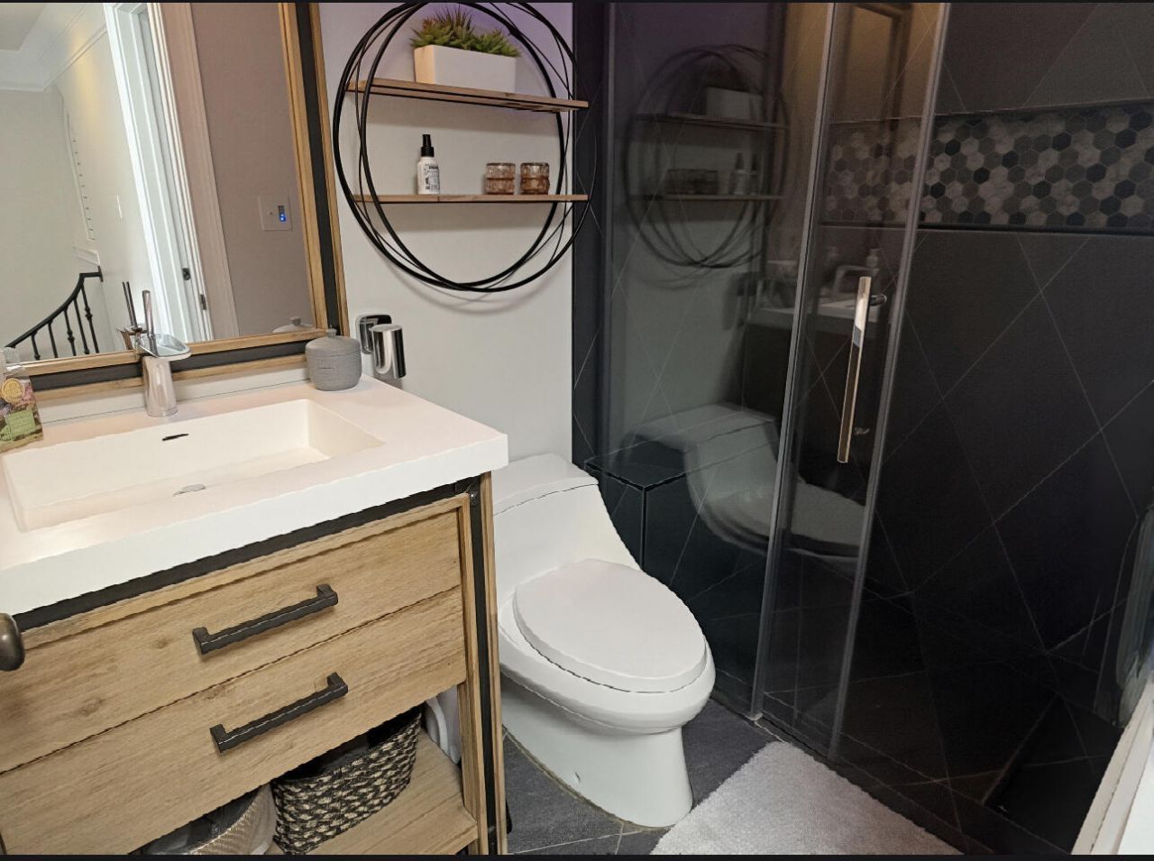 377 King Street Photo 9