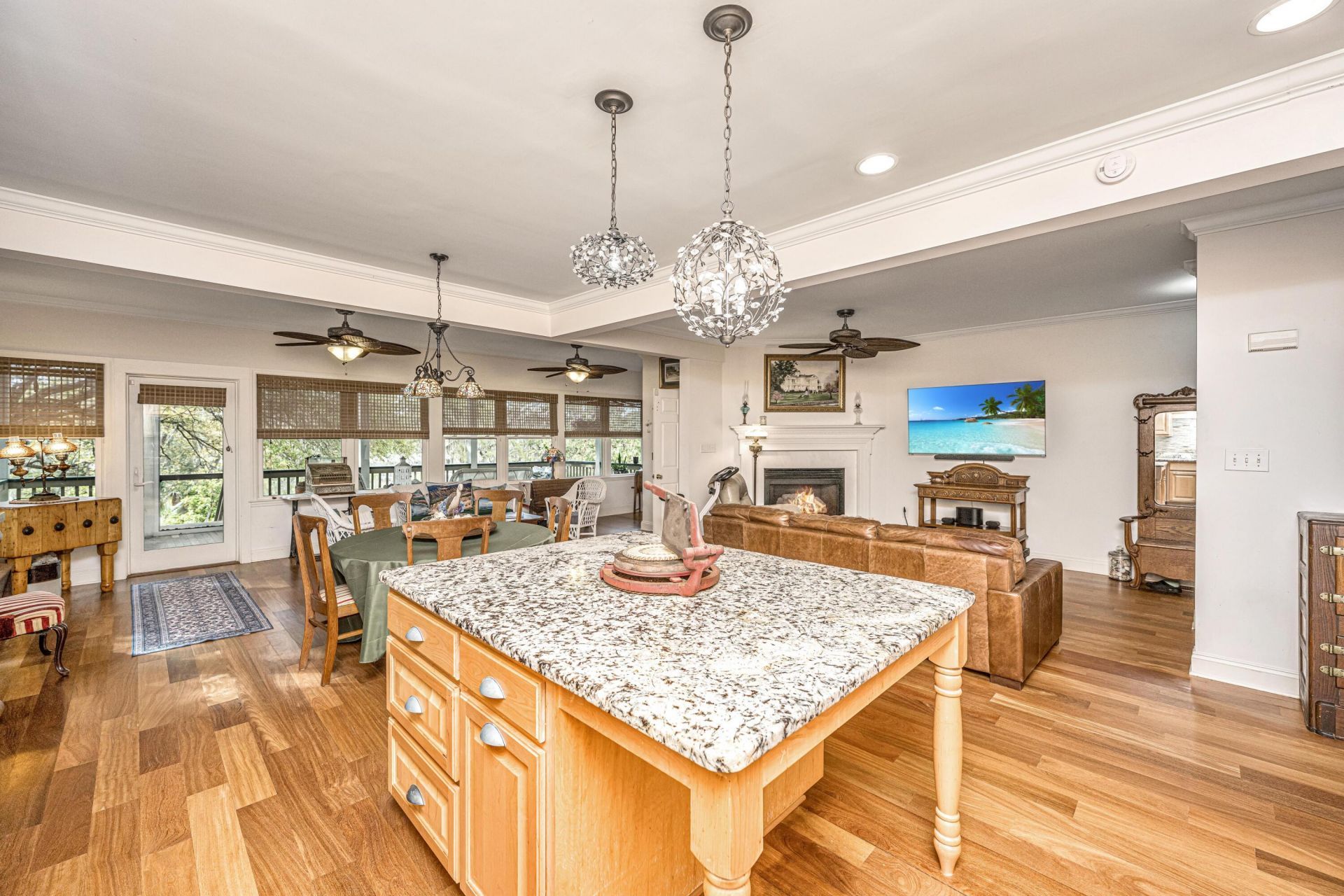 8869 Marsh Aire Lane Photo 10