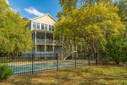 8869 Marsh Aire Lane photo 4