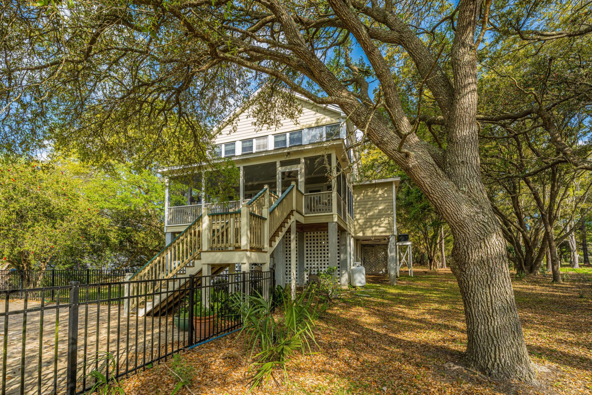 8869 Marsh Aire Lane Photo 45