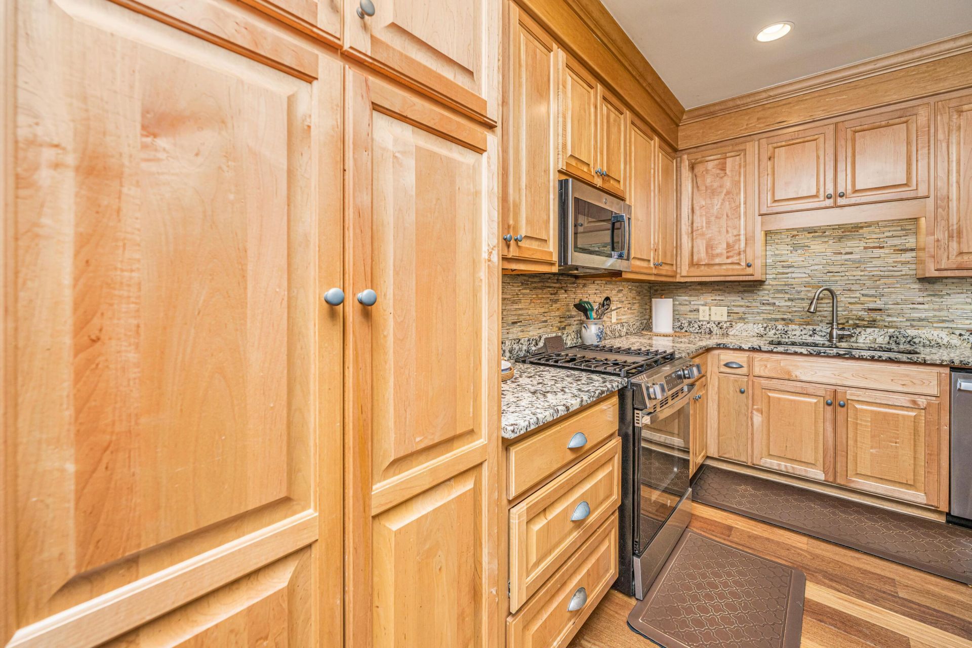 8869 Marsh Aire Lane Photo 9