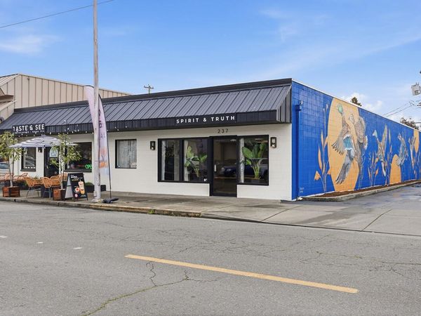 237 SE G Street, Grants Pass, OR 97526