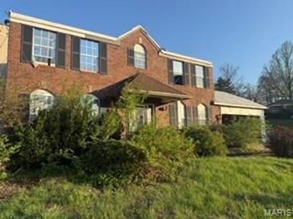 1100 La Roux Court , St Louis, MO 63137