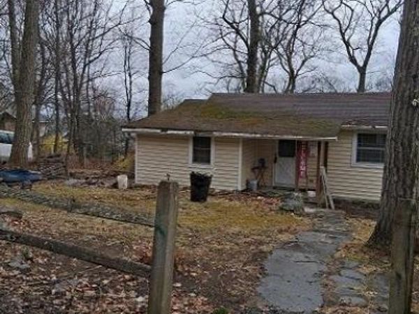 26 Oakwood Trail S, Monroe, NY 10950