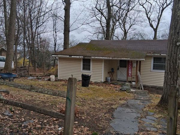 26 Oakwood Trail S, Monroe, NY 10950