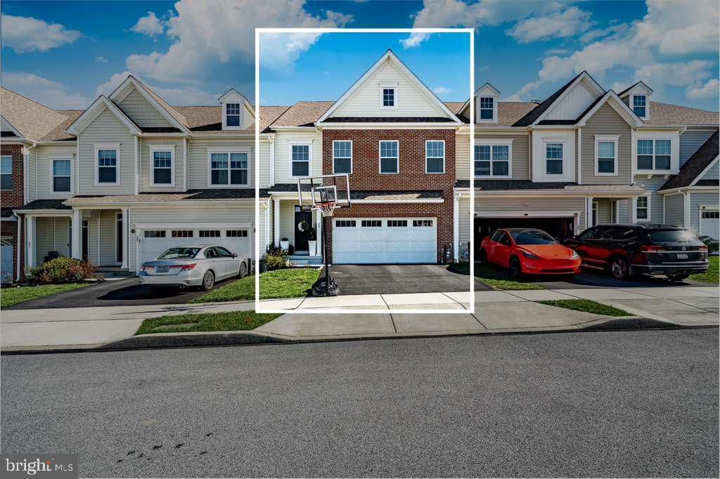 25 N TOMPKINS SQUARE Downingtown, PA 19335