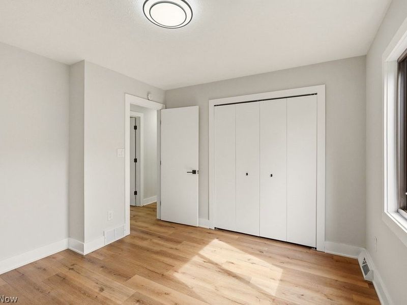 9415 Lawnfield Drive, Twinsburg, OH 44087 Photo 27