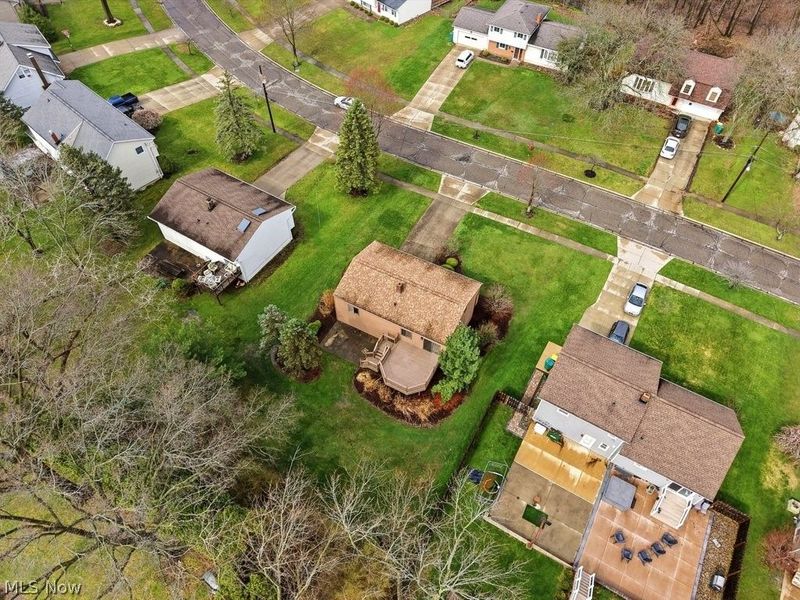 9415 Lawnfield Drive, Twinsburg, OH 44087 Photo 39