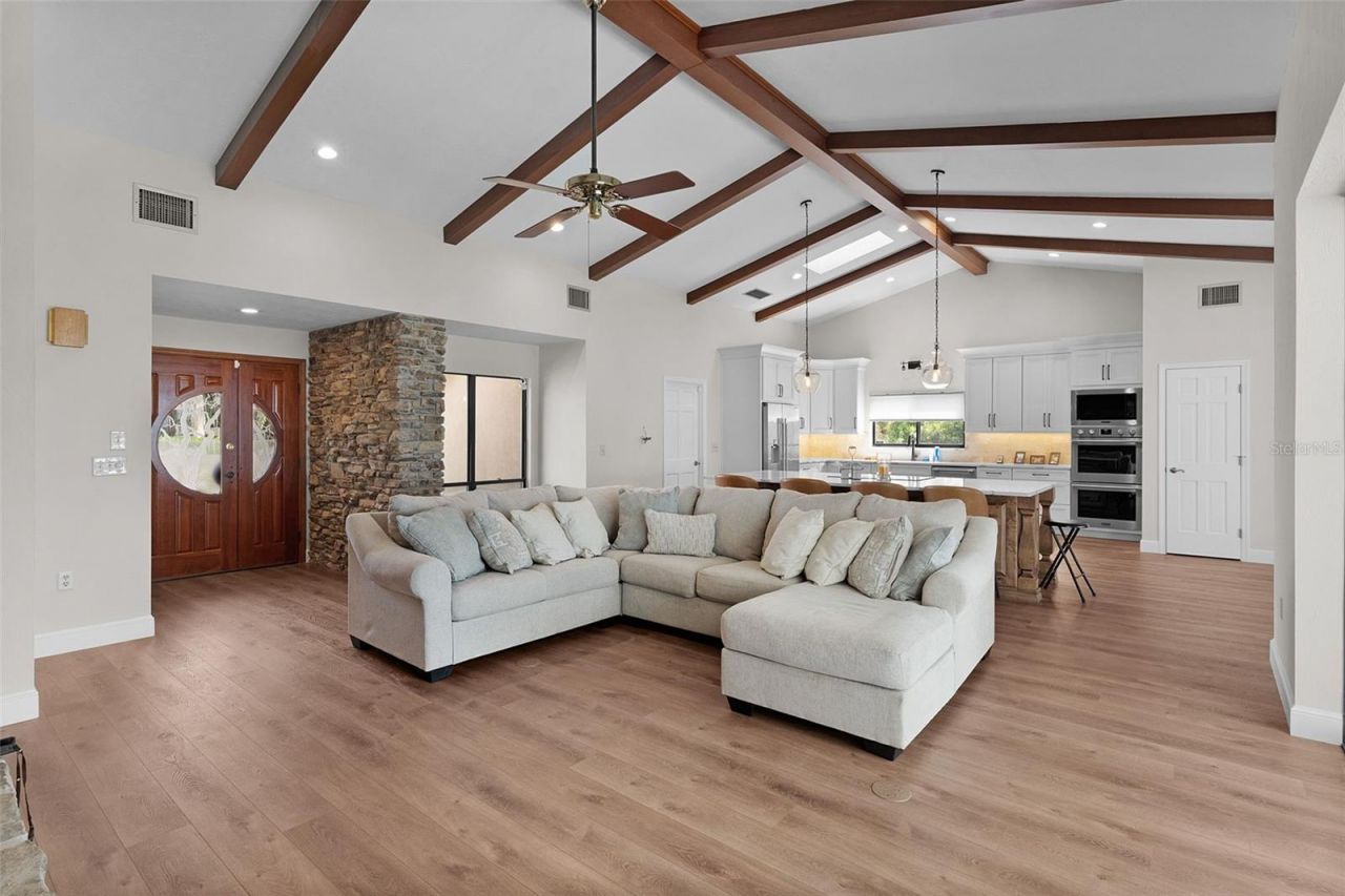 60 Sand Lake Place, Eustis, FL 32726 Photo