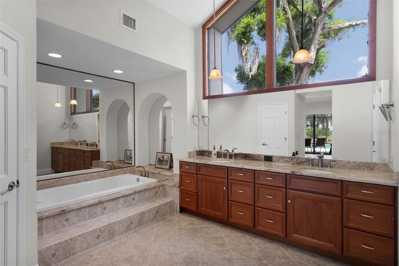 60 Sand Lake Place, Eustis, FL 32726 Photo