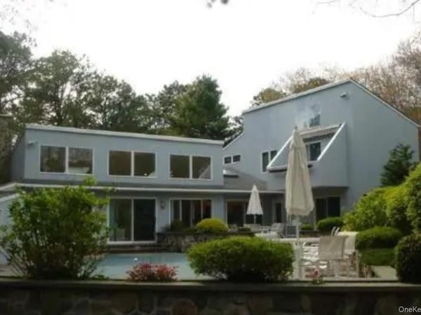 26 Woodedge Trail , Quogue, NY 11959