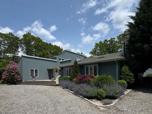 26 Woodedge Trail , Quogue, NY 11959