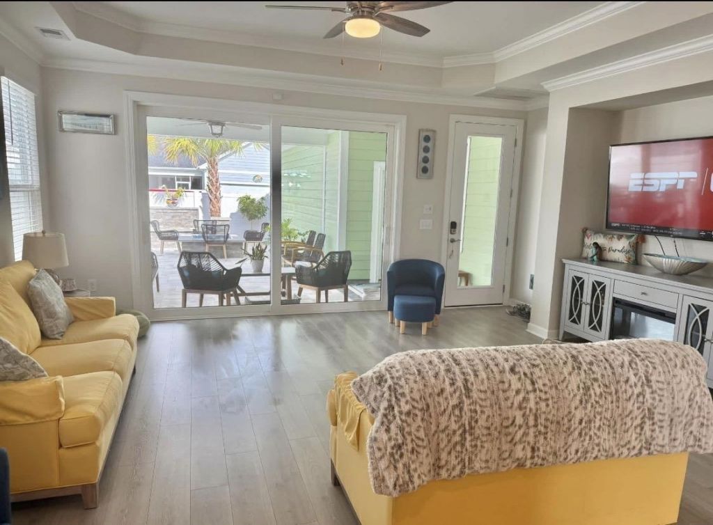 2063 Singing Palm Loop Photo 16