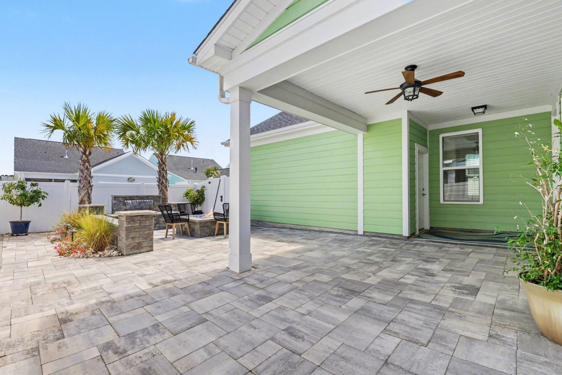 2063 Singing Palm Loop Photo 33