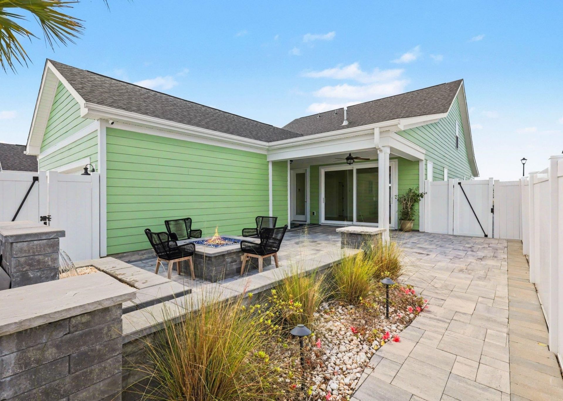 2063 Singing Palm Loop Photo 34