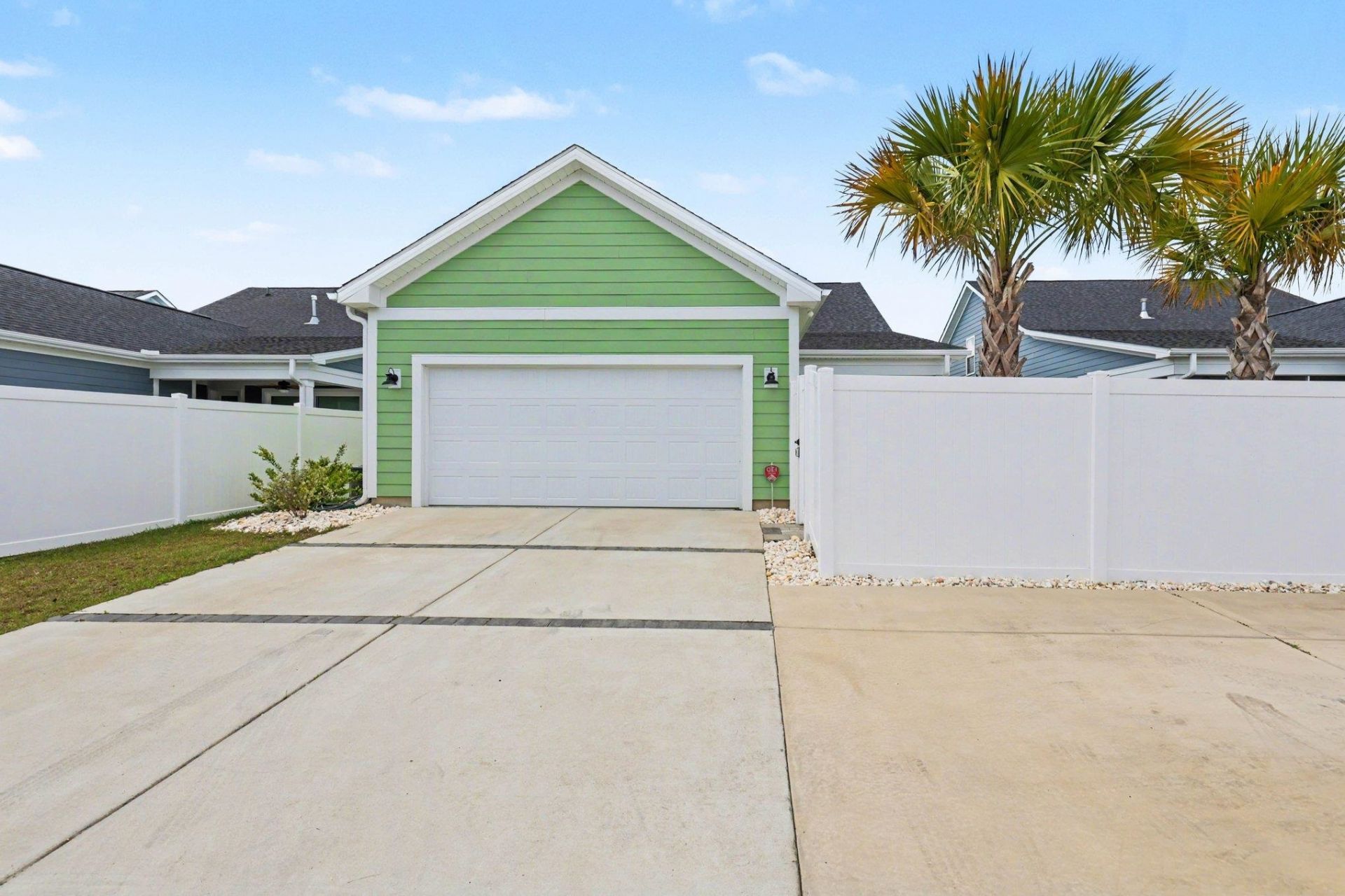 2063 Singing Palm Loop Photo 37