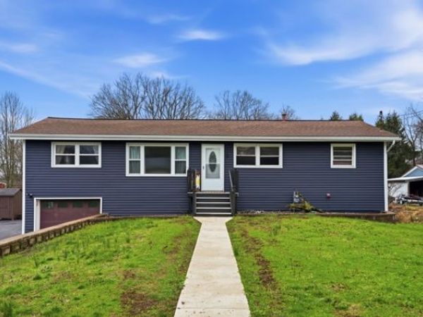 733 Mercer Rd, Beaver Falls, PA 15010