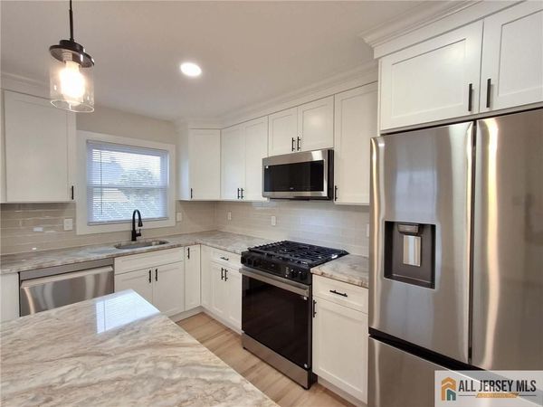 397 Lake Avenue, Colonia, NJ 07067