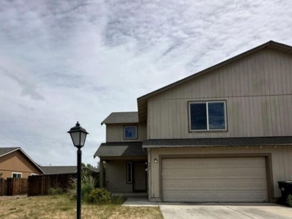 897 SE Kierra Place, Madras, OR 97741