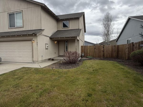 901 SE Kierra Place, Madras, OR 97741