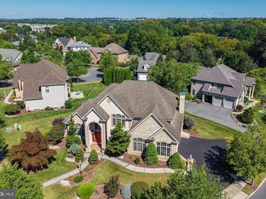 19 SPRING WOOD DRIVE, ALLENTOWN, PA 18104