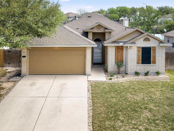 212 Lakemont DR, Hutto, TX 78634