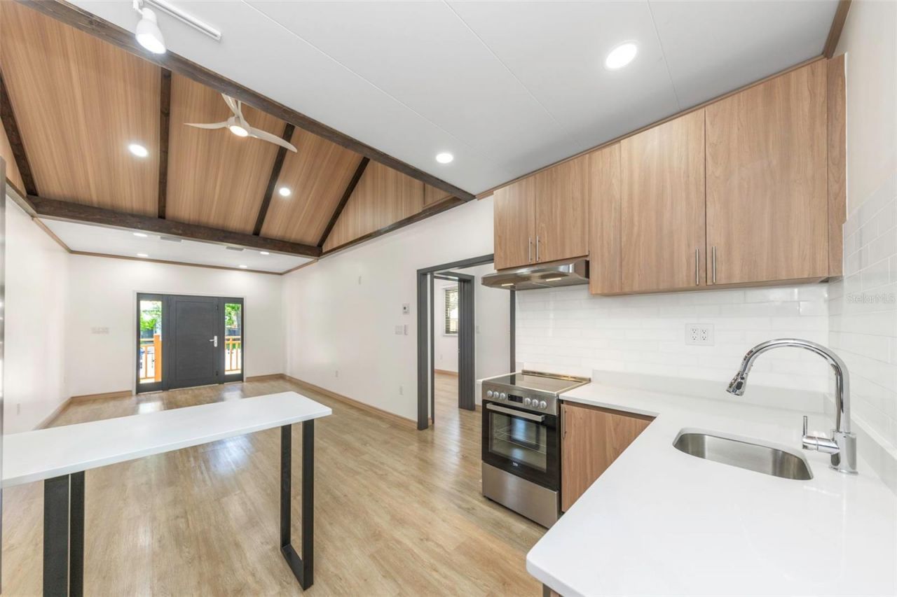 1125 Melrose Avenue S, Saint Petersburg, FL 33705 Photo