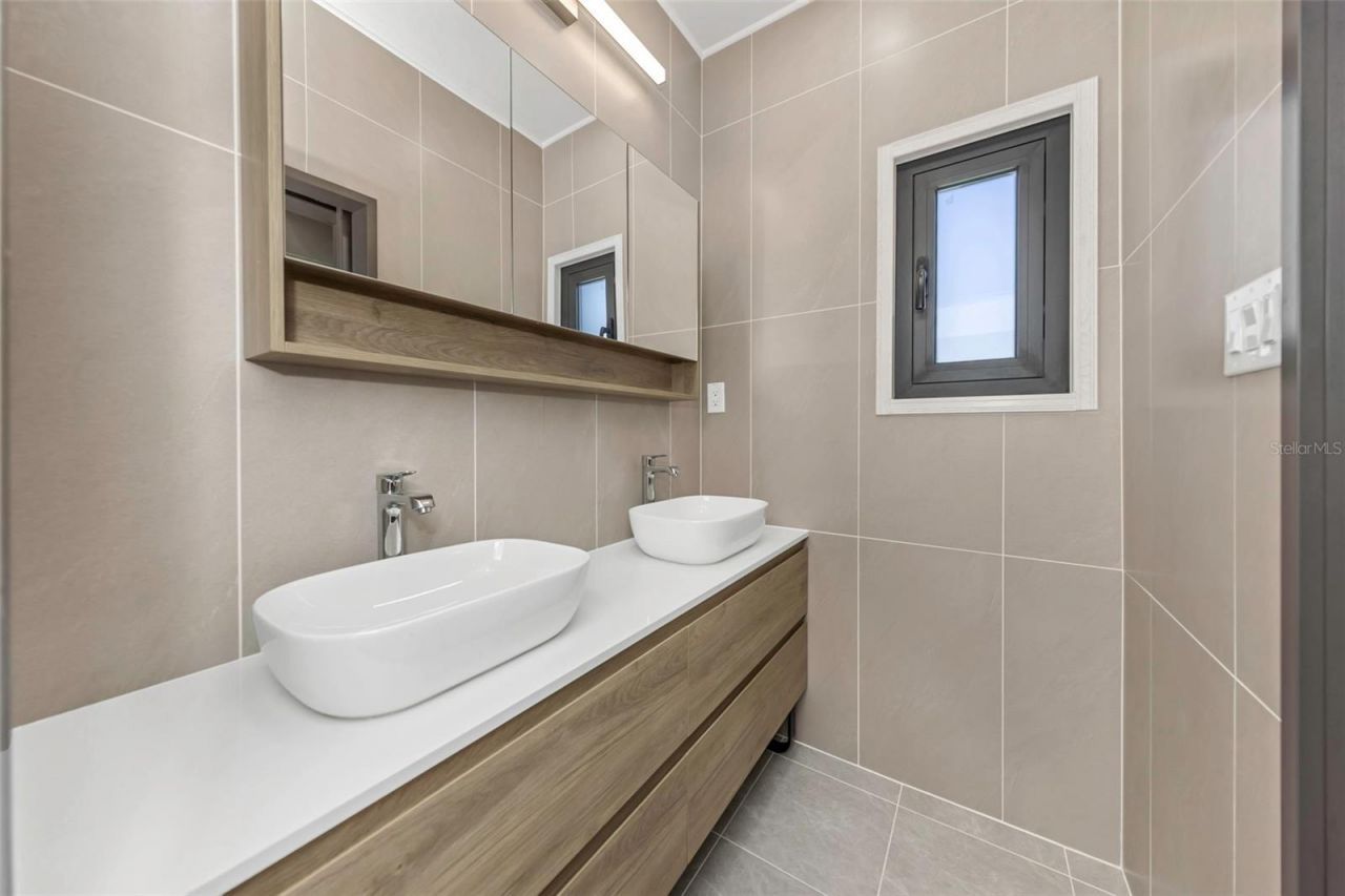 1125 Melrose Avenue S, Saint Petersburg, FL 33705 Photo