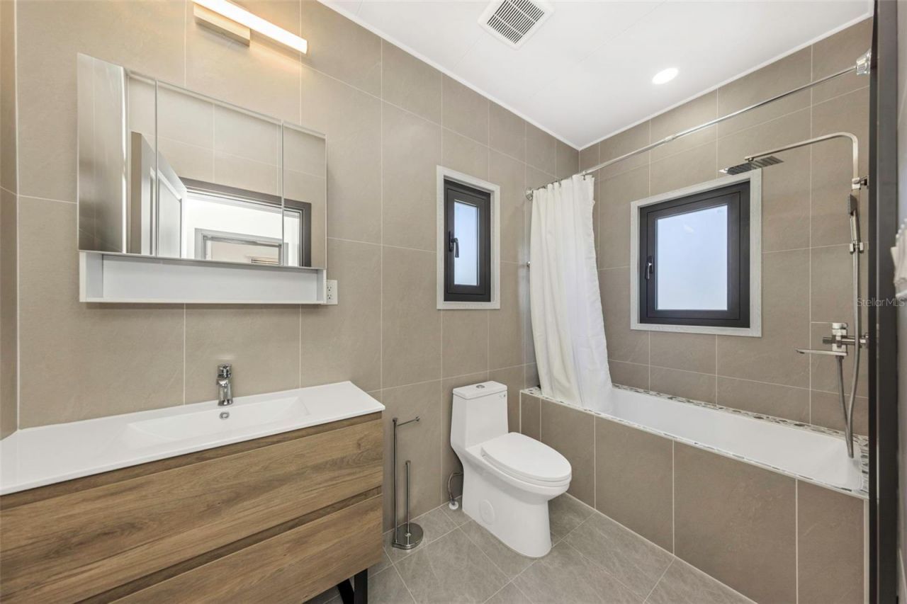 1125 Melrose Avenue S, Saint Petersburg, FL 33705 Photo