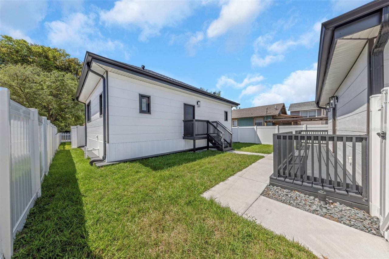 1125 Melrose Avenue S, Saint Petersburg, FL 33705 Photo