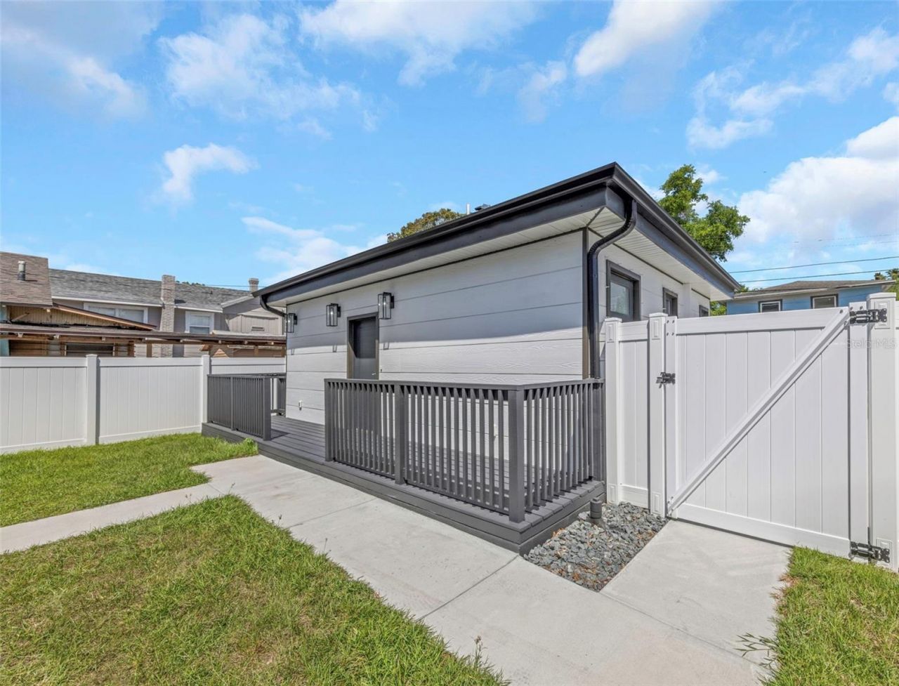 1125 Melrose Avenue S, Saint Petersburg, FL 33705 Photo