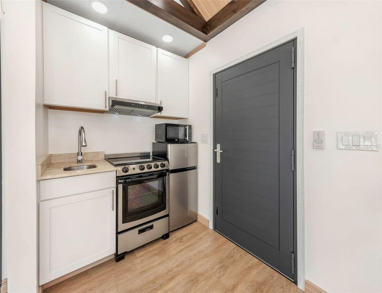 1125 Melrose Avenue S, Saint Petersburg, FL 33705 Photo