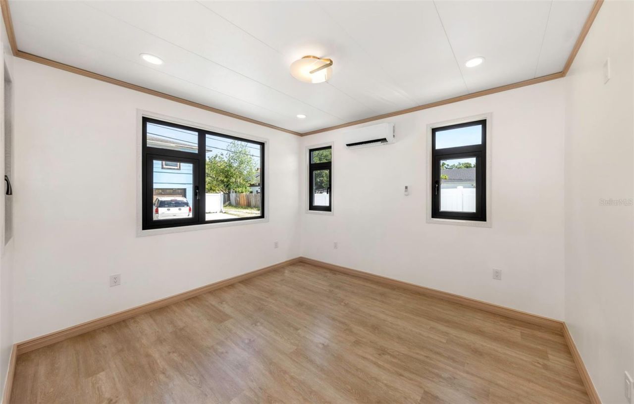 1125 Melrose Avenue S, Saint Petersburg, FL 33705 Photo