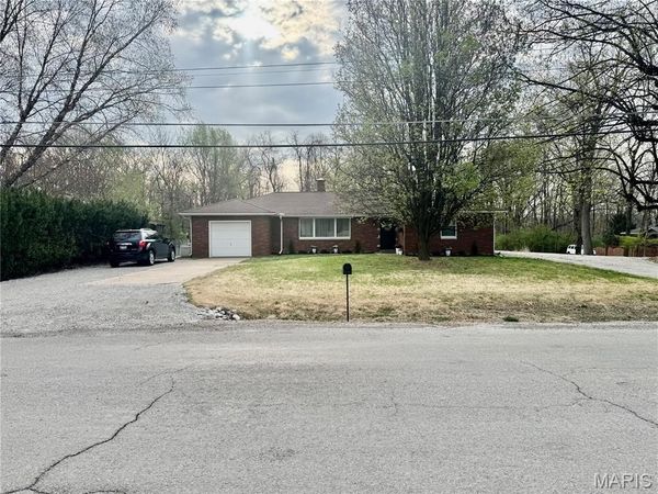 52 Circle Drive , Fairview Heights, IL 62208