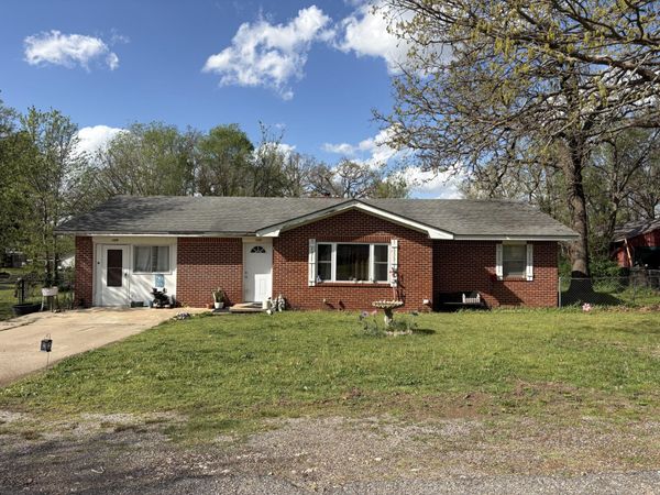 109 W Gray Street , Jay, OK 74346